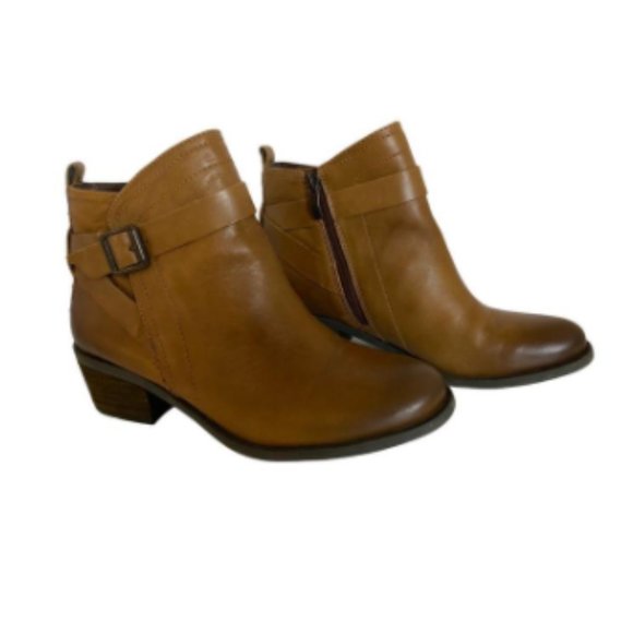 Vince Camuto Shoes - 🆕Vince Camuto | Brown Leather | Beamer Ankle Boot